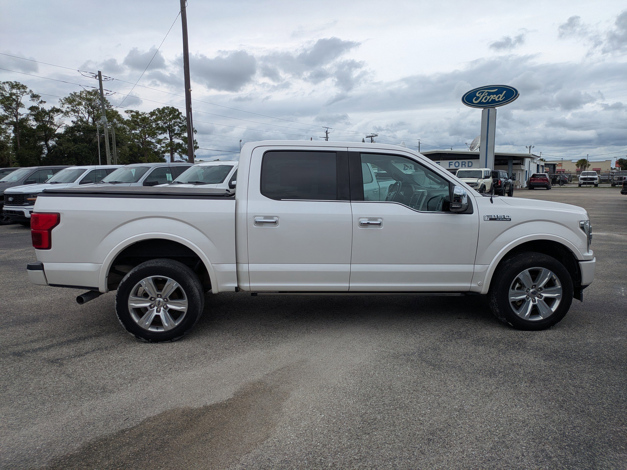 Certified 2019 Ford F150 Platinum w/ Equipment Group 701A Luxury AWD/4WD image 3