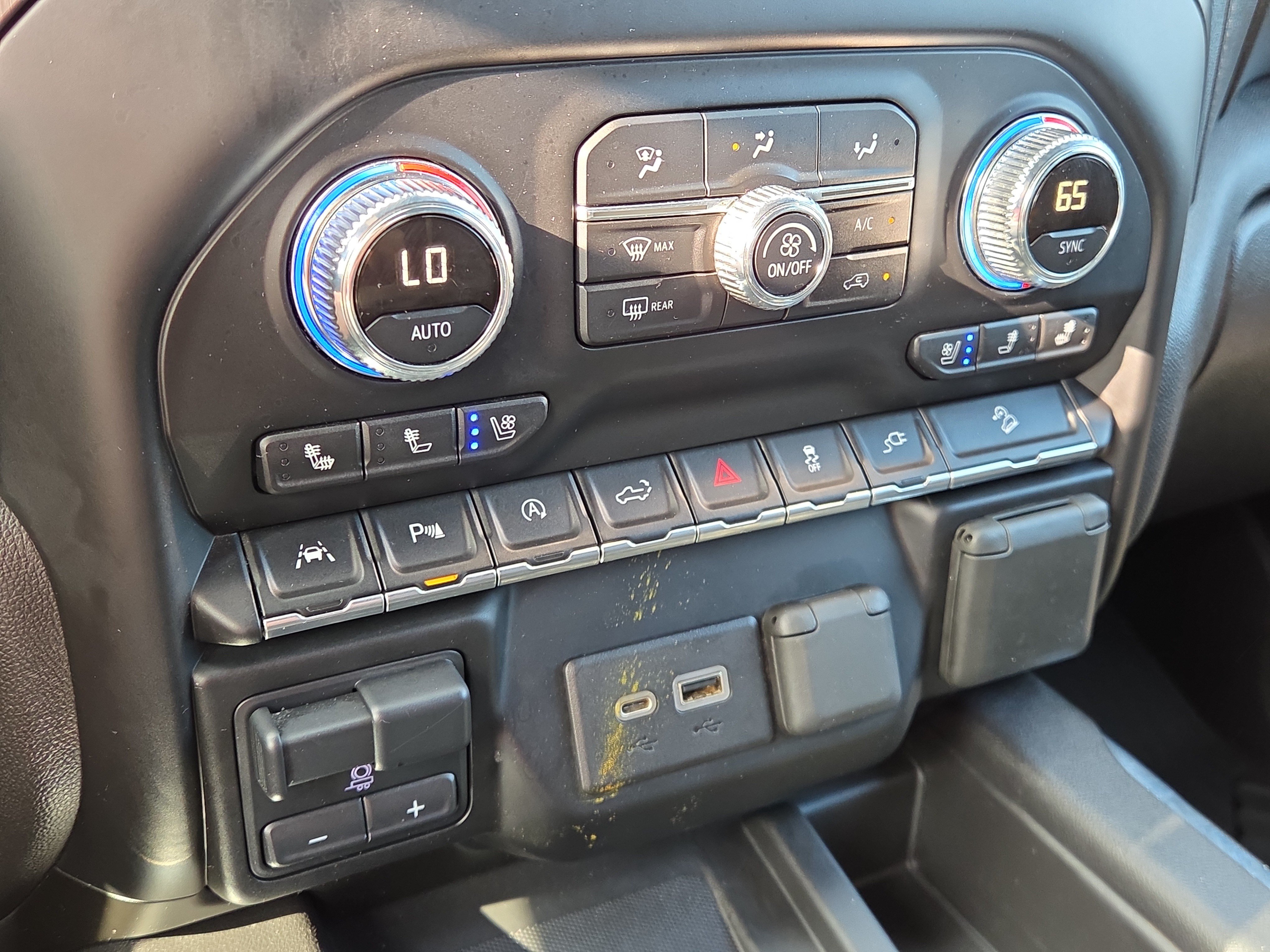 Used 2020 GMC Sierra 1500 AT4 w/ AT4 Premium Package AWD/4WD image 27