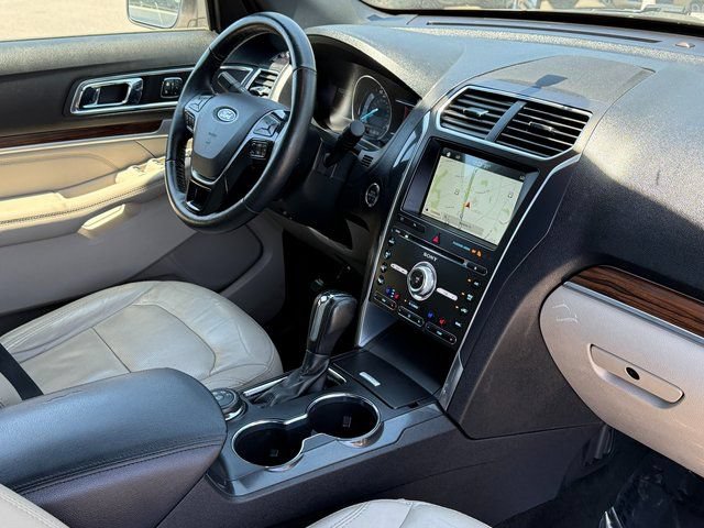 Certified 2018 Ford Explorer Limited AWD/4WD image 32