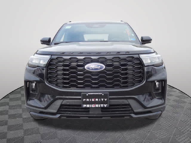 Certified 2025 Ford Explorer ST-Line AWD/4WD image 5