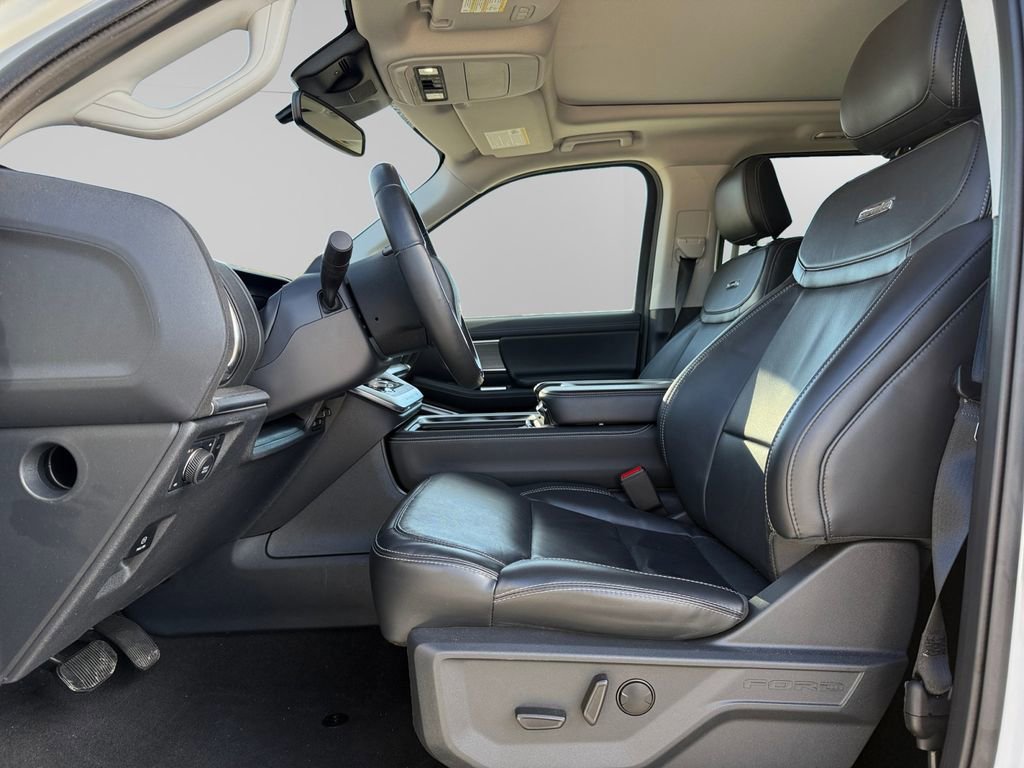 Certified 2025 Ford Expedition Max Platinum image 9