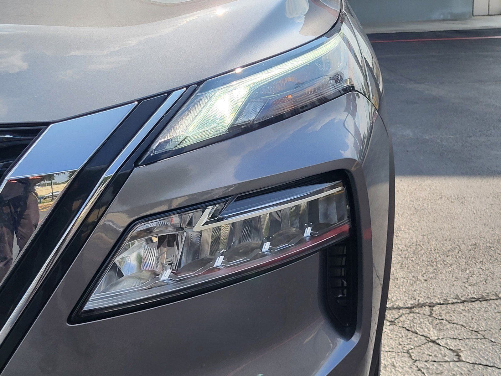 Used 2023 Nissan Rogue SV FWD image 10