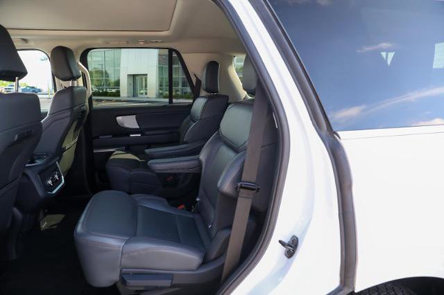 Certified 2025 Ford Expedition Active AWD/4WD image 31