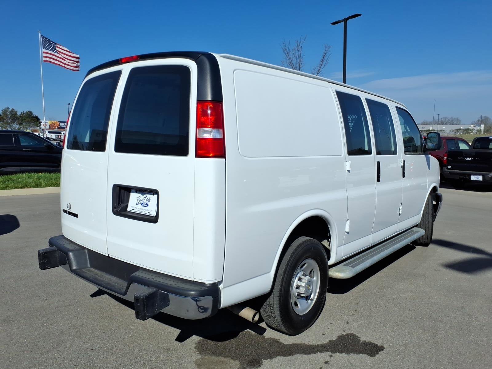 Used 2024 Chevrolet Express 2500 w/ Driver Convenience Package image 5
