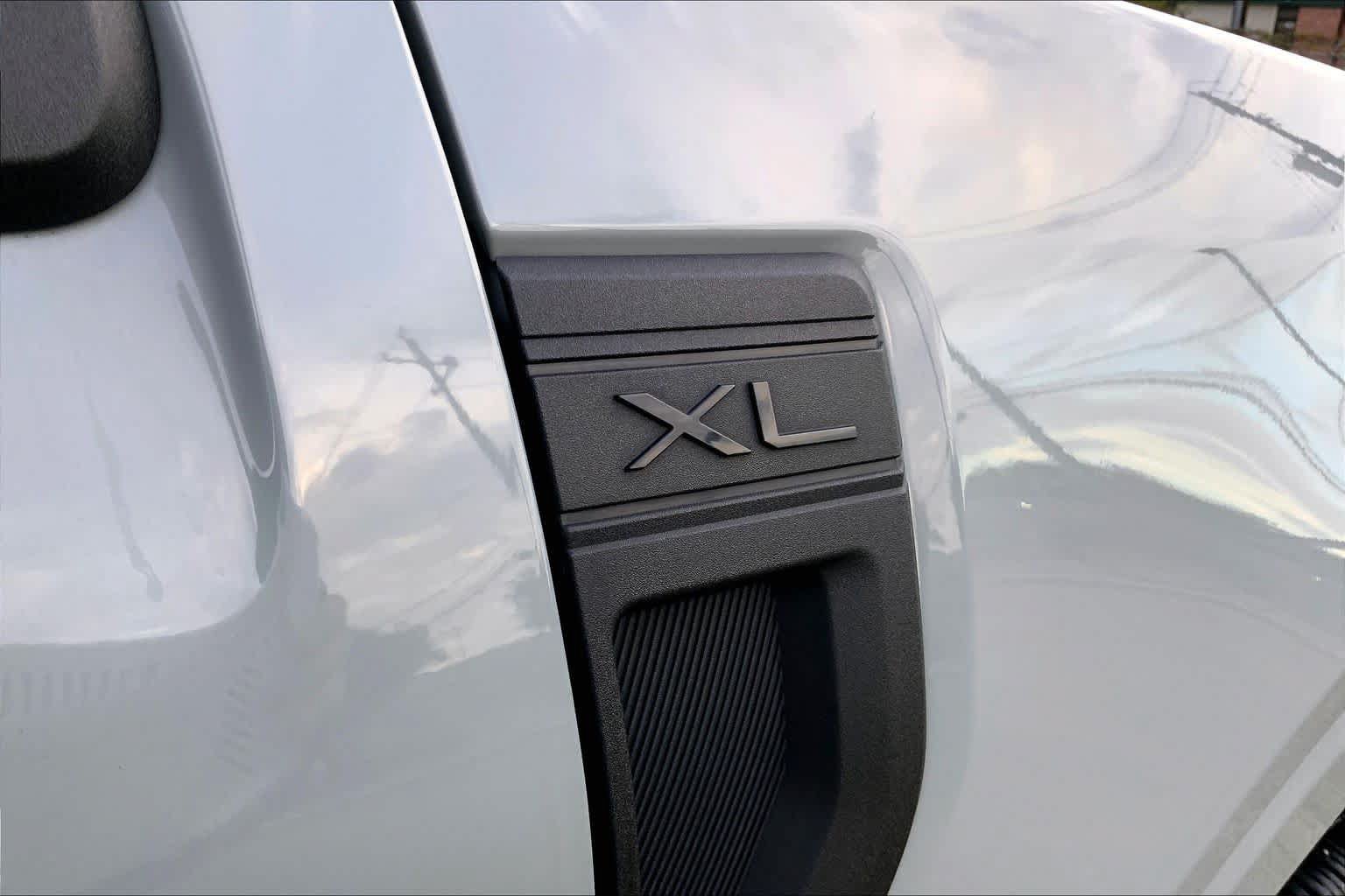 Certified 2023 Ford Maverick XL FWD image 10