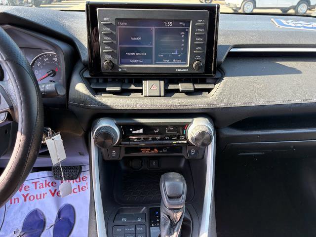 Used 2021 Toyota RAV4 LE image 16
