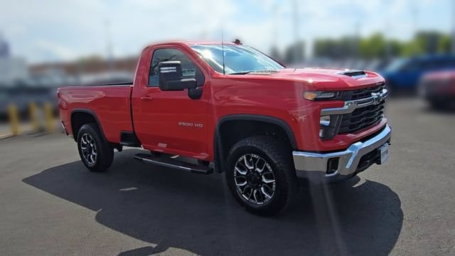 Used 2025 Chevrolet Silverado 2500 LT AWD/4WD image 3