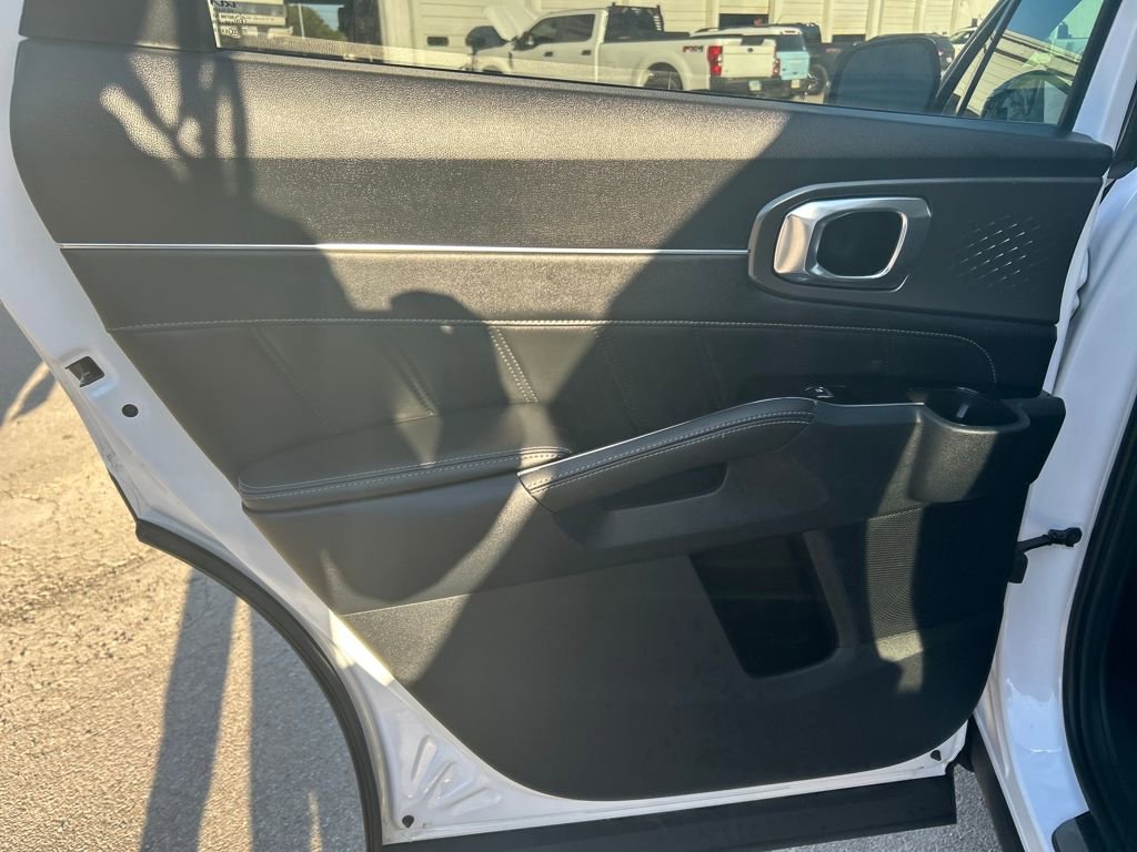Used 2023 Kia Sorento SX image 26