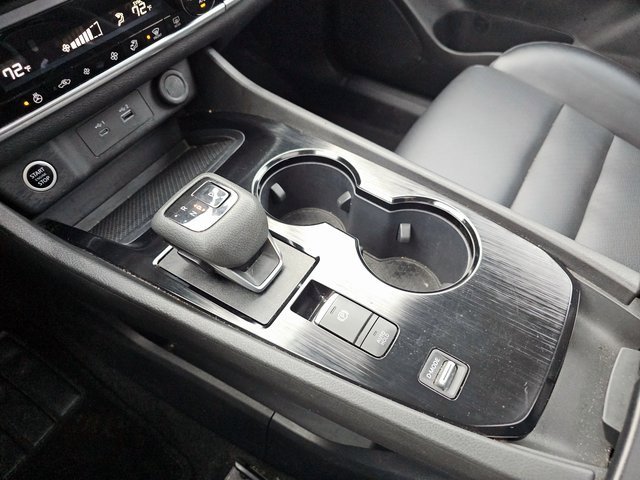 Used 2023 Nissan Rogue SV w/ SV Premium B Package image 33