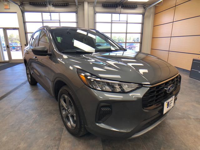 Certified 2025 Ford Escape ST-Line AWD/4WD 360° Tour