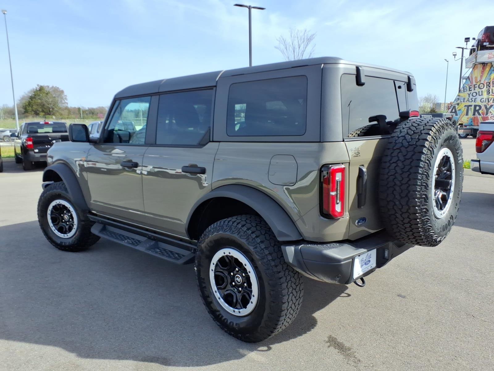 Certified 2025 Ford Bronco Badlands w/ Sasquatch Package image 3