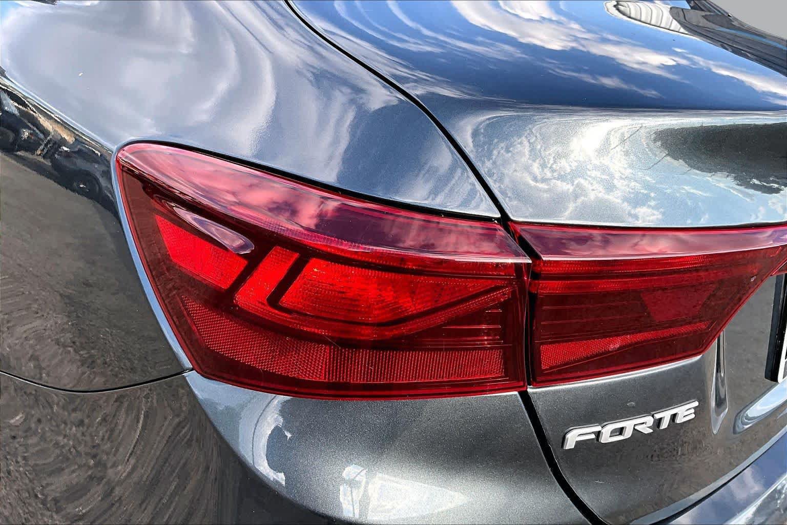 Used 2022 Kia Forte LXS FWD image 28