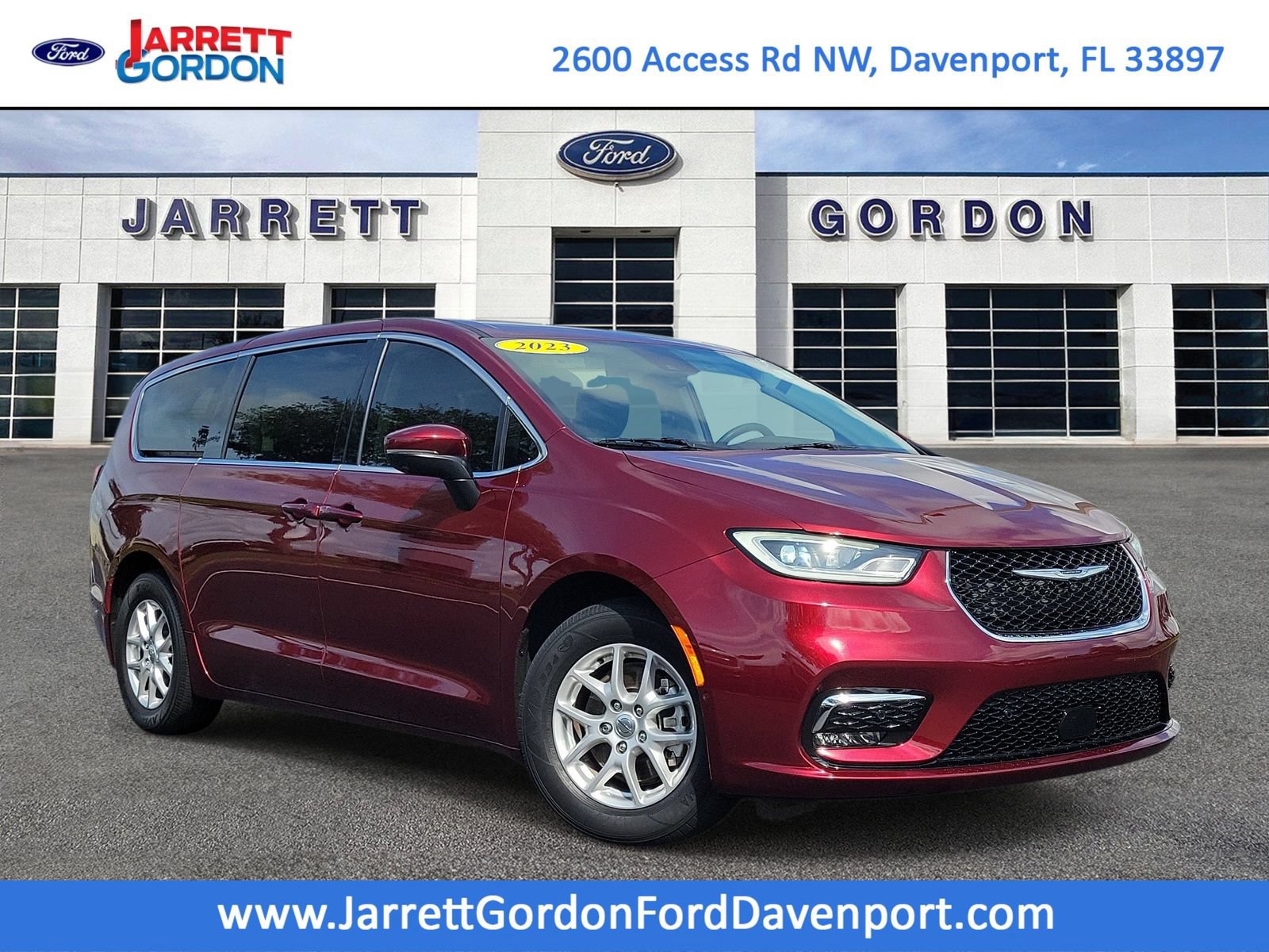 Used 2023 Chrysler Pacifica Touring-L FWD 360° Tour
