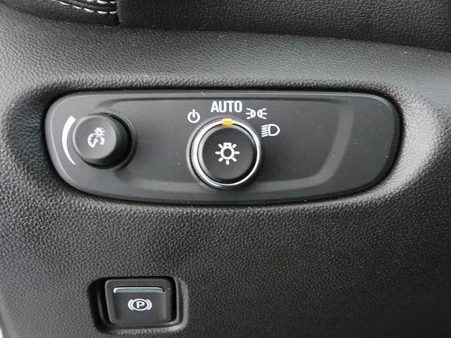 Used 2023 Chevrolet Blazer LT w/ Convenience Package FWD image 17