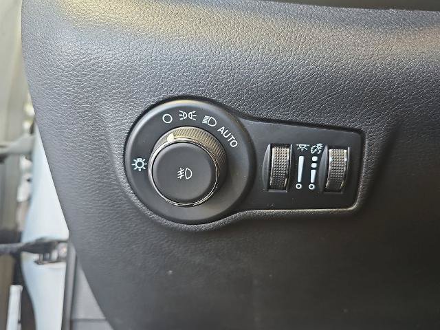 Used 2024 Jeep Compass Latitude AWD/4WD image 23