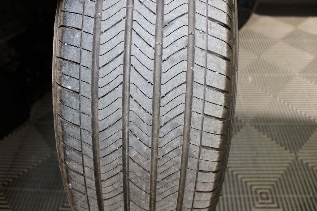 Certified 2025 Ford Escape ST-Line image 23