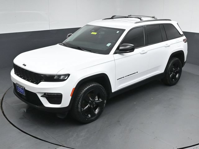 Used 2023 Jeep Grand Cherokee Limited w/ Black Appearance Package AWD/4WD image 46