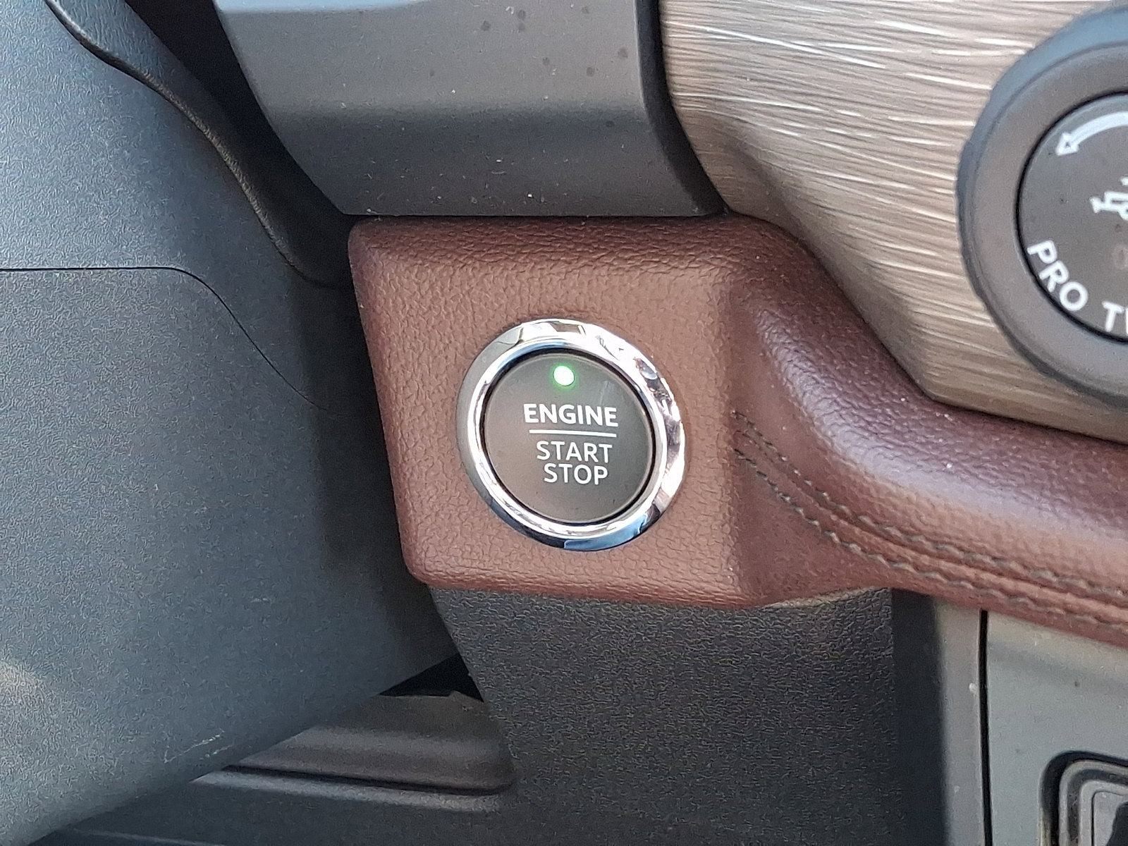 Certified 2024 Ford Expedition Limited image 26