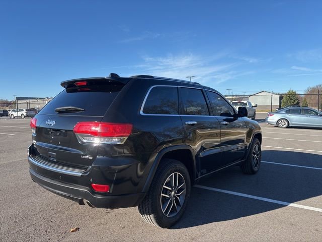 Used 2017 Jeep Grand Cherokee Limited w/ Luxury Group II image 4