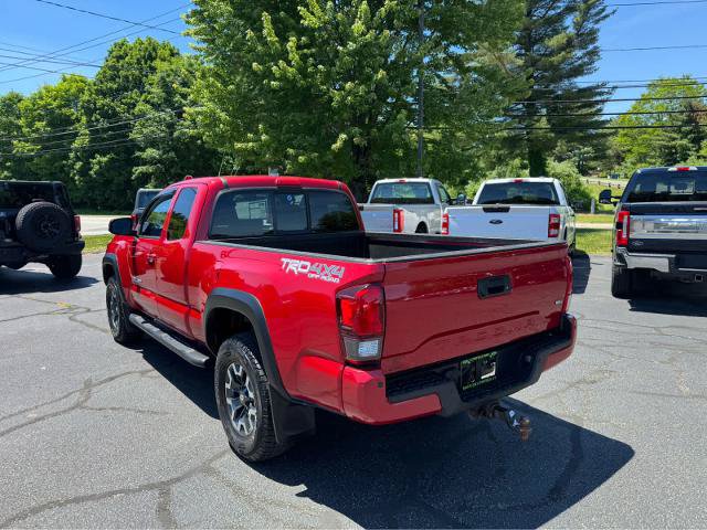 Used 2018 Toyota Tacoma TRD Off-Road w/ Technology Package AWD/4WD image 3