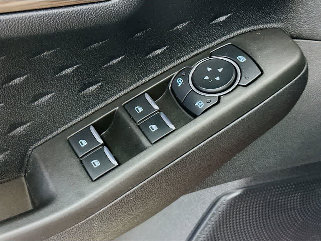 Certified 2020 Ford Escape Titanium AWD/4WD image 29