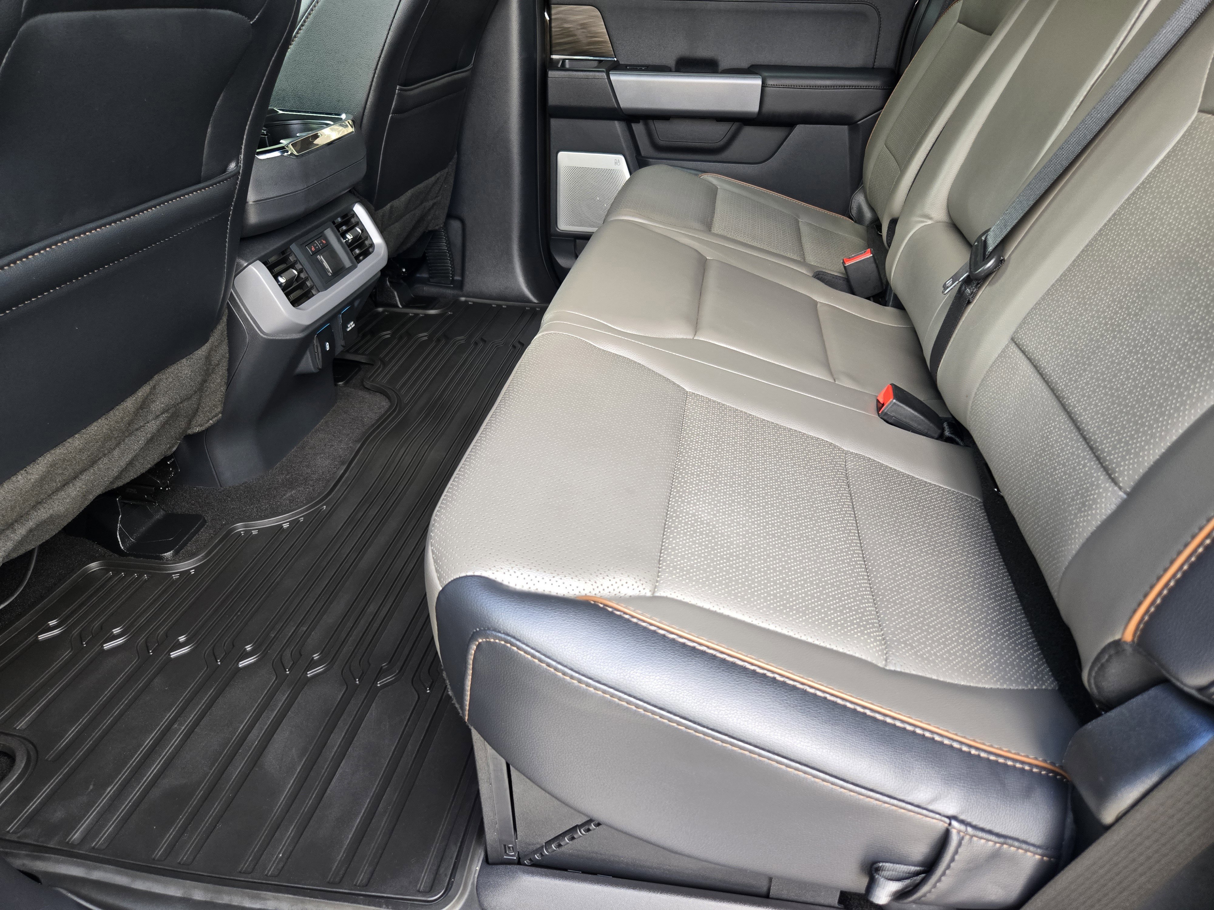 Certified 2024 Ford F150 Lariat w/ Equipment Group 502A High image 22