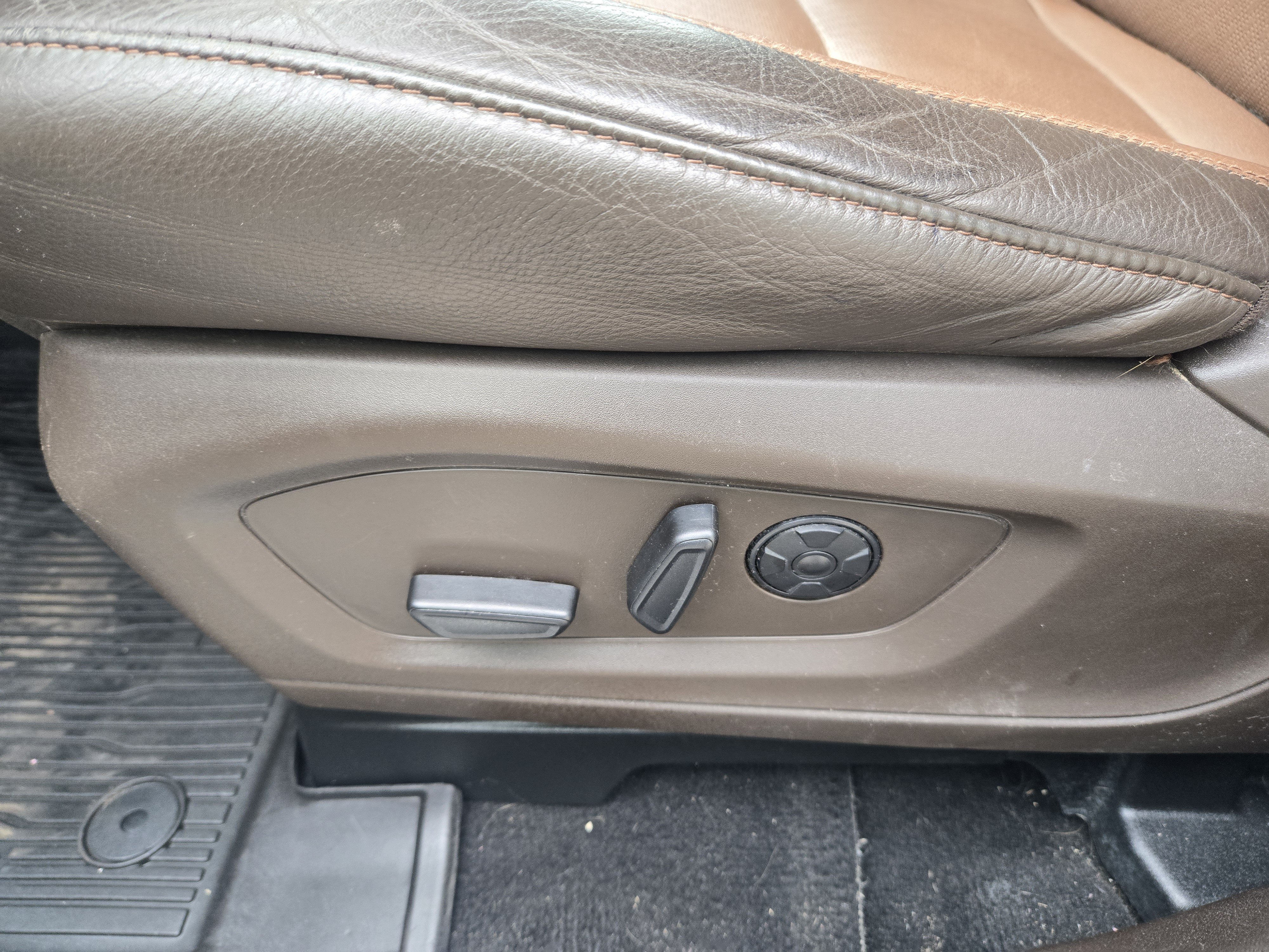 Certified 2022 Ford Explorer King Ranch w/ Class IV Trailer Tow Package AWD/4WD image 20