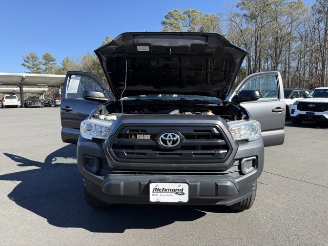 Used 2017 Toyota Tacoma SR image 9