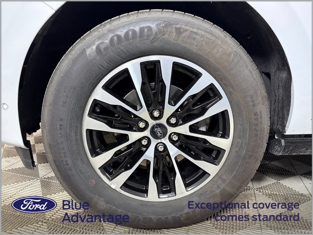 Certified 2025 Ford Expedition Platinum AWD/4WD image 13