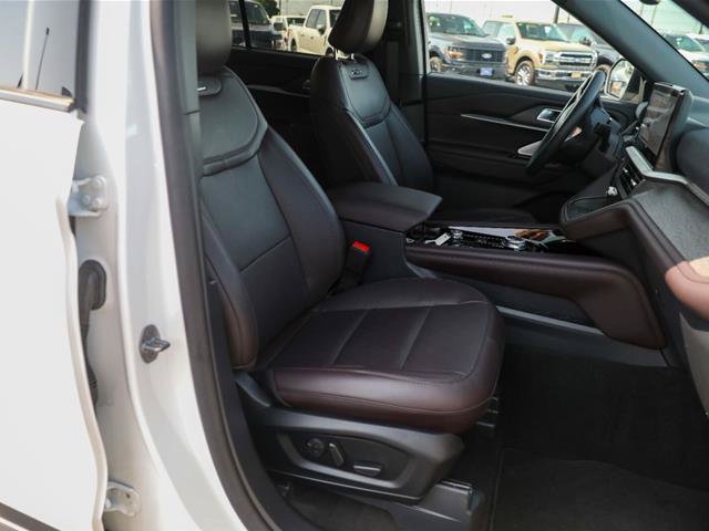 Certified 2025 Ford Explorer Platinum AWD/4WD image 30