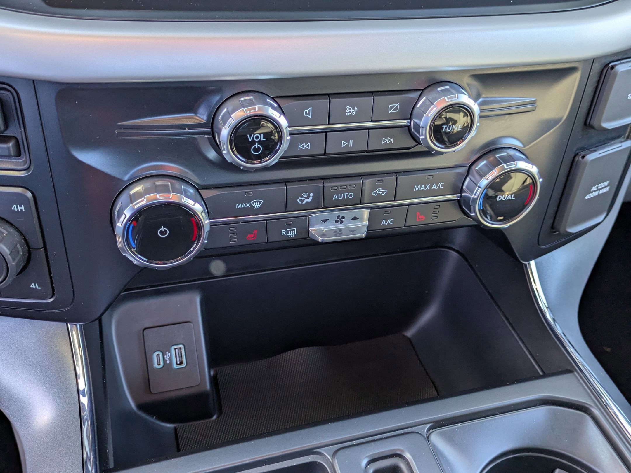 Certified 2022 Ford F150 XLT w/ Equipment Group 302A High image 25