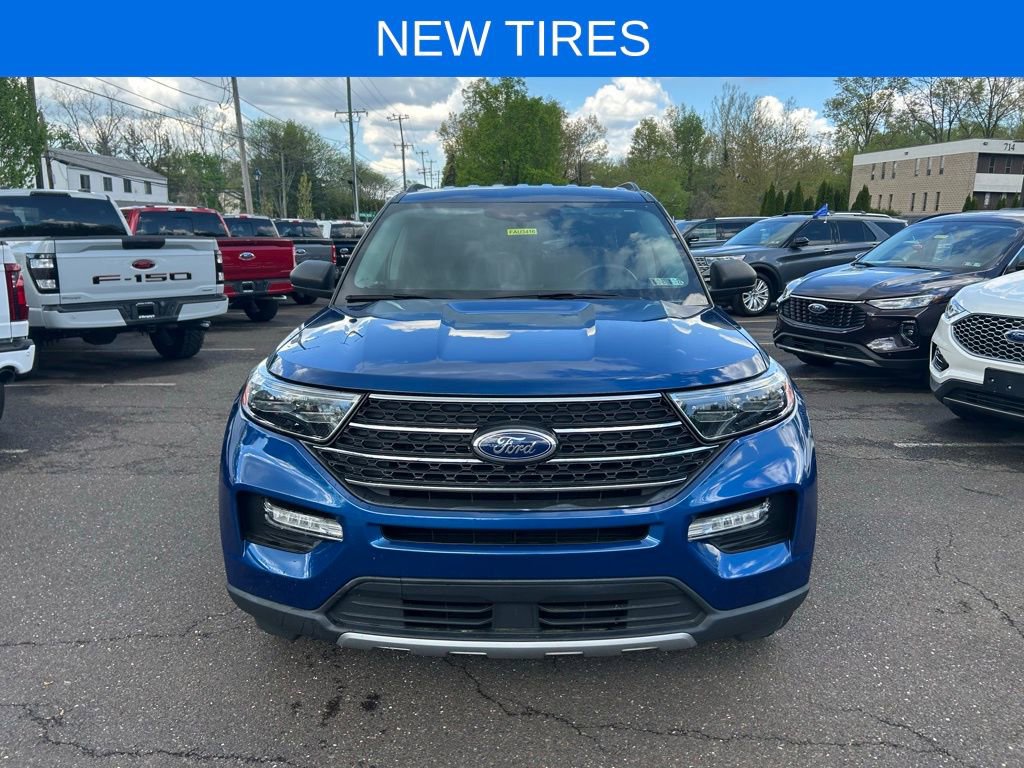 Certified 2022 Ford Explorer XLT w/ Equipment Group 202A AWD/4WD image 2