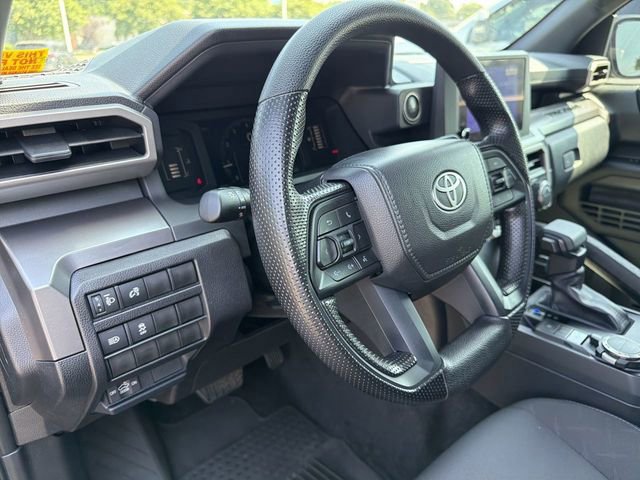 Used 2025 Toyota Tacoma SR5 AWD/4WD image 12