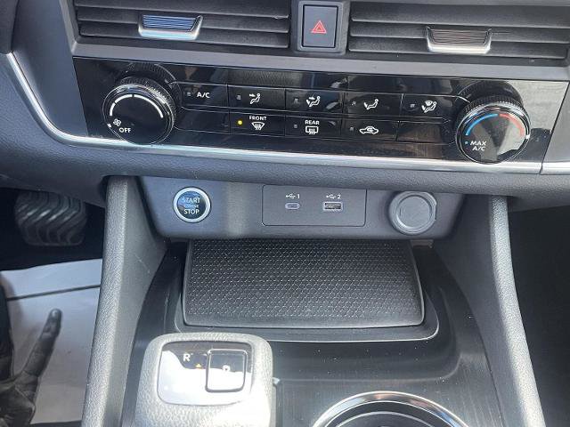 Used 2023 Nissan Rogue S image 33