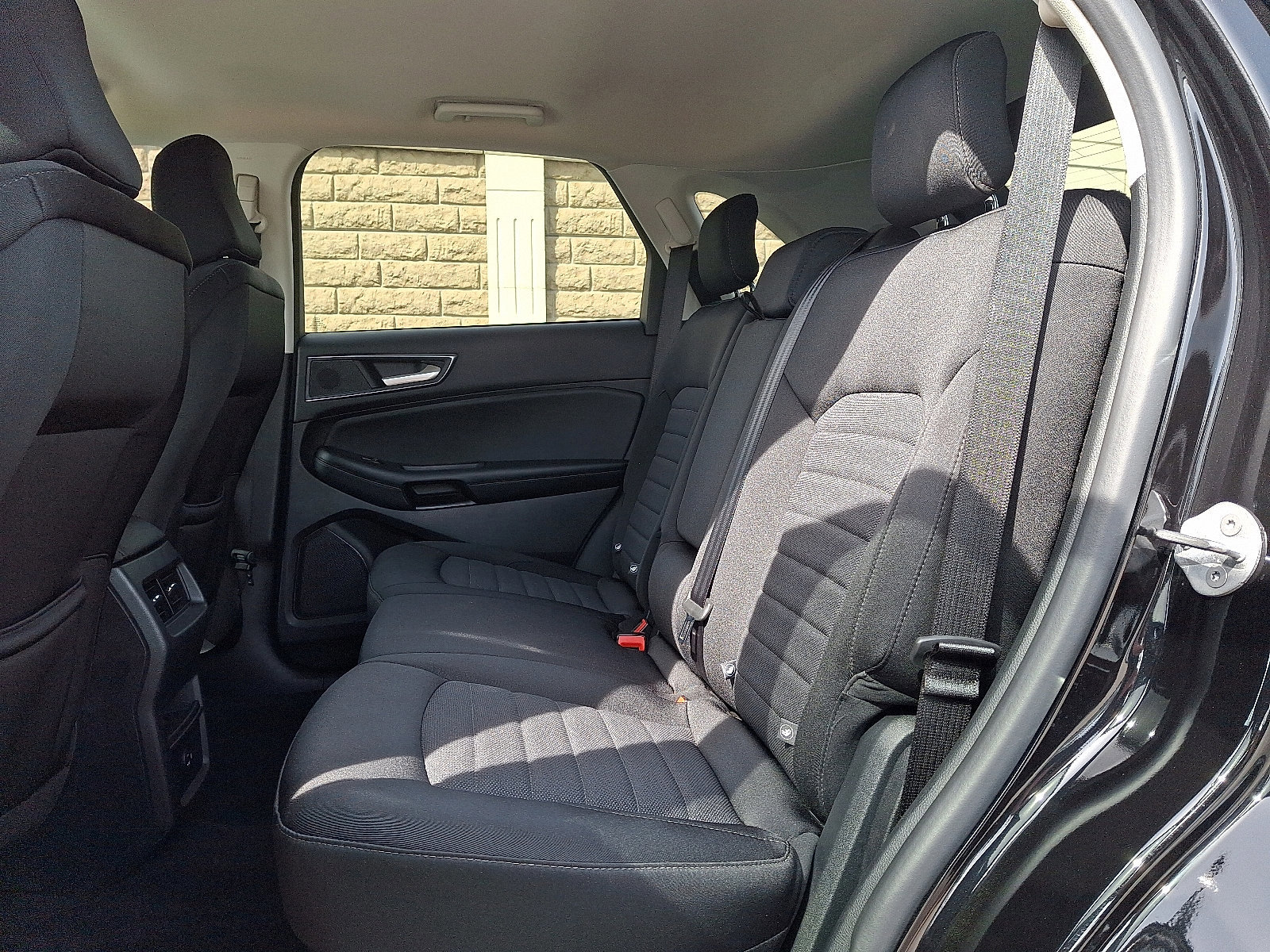 Certified 2022 Ford Edge SE w/ Black Appearance Package image 10