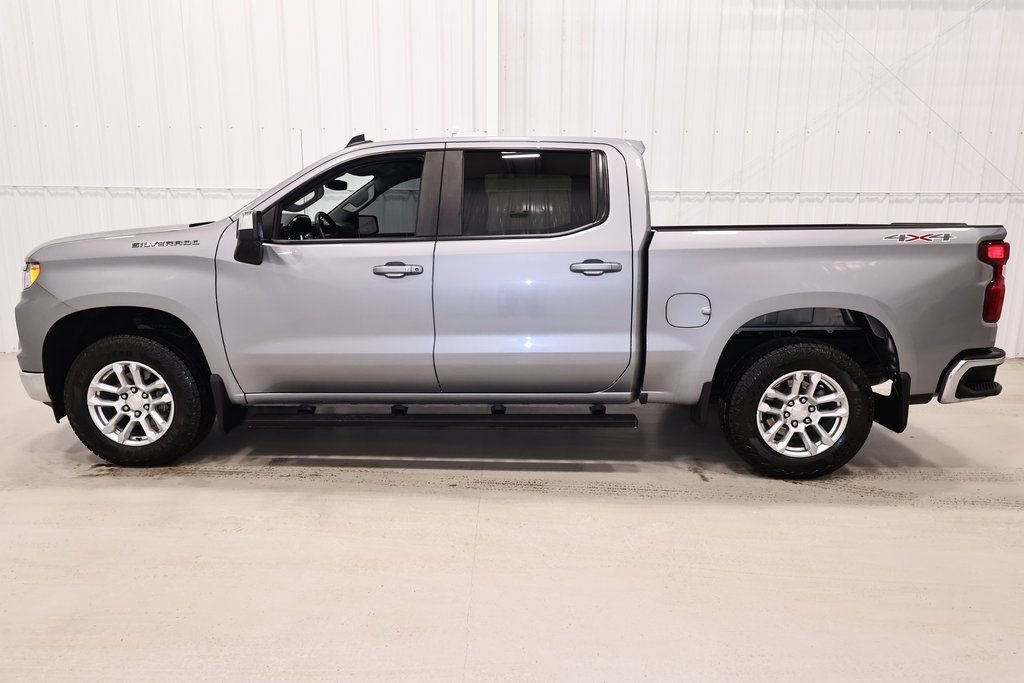 Used 2024 Chevrolet Silverado 1500 LT image 2