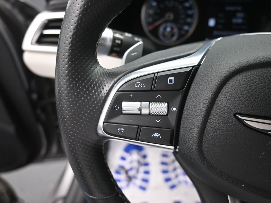 Used 2025 Genesis G70 2.5T image 15