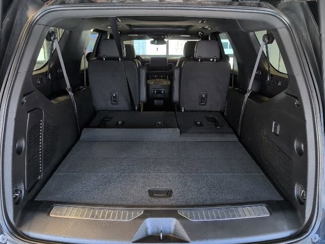 Used 2023 Chevrolet Suburban Z71 image 33