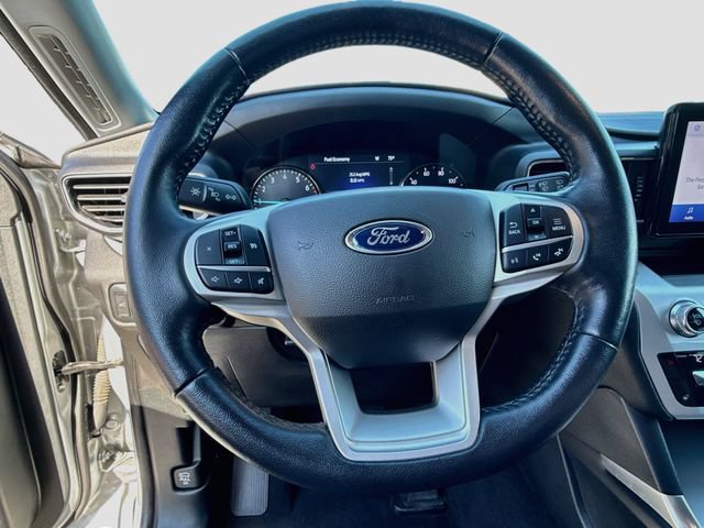 Certified 2021 Ford Explorer XLT w/ Equipment Group 202A AWD/4WD image 17
