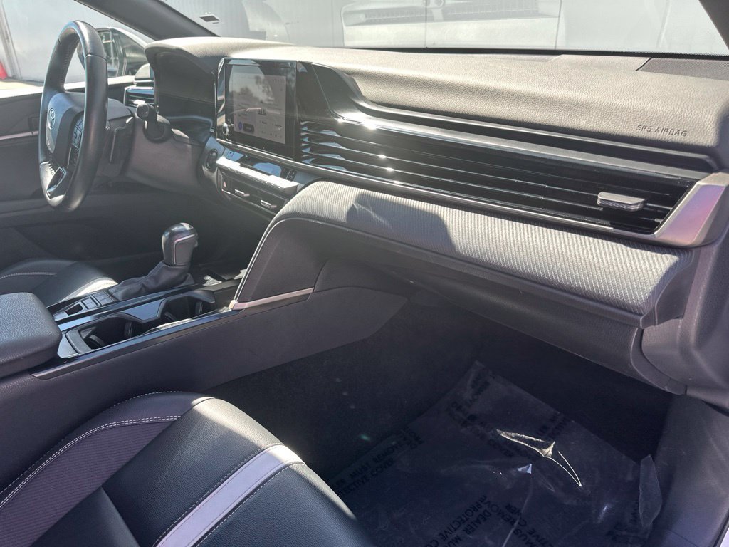 Used 2025 Toyota Camry SE FWD image 29