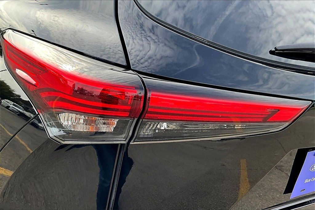 Used 2022 Toyota Highlander XSE image 31