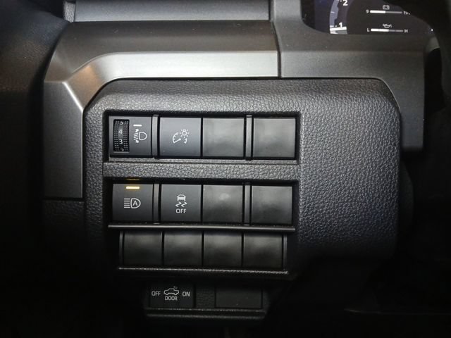 Used 2025 Toyota Tacoma TRD Sport AWD/4WD image 7