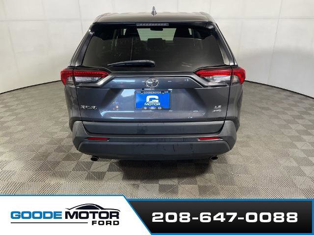 Used 2022 Toyota RAV4 LE AWD/4WD image 5