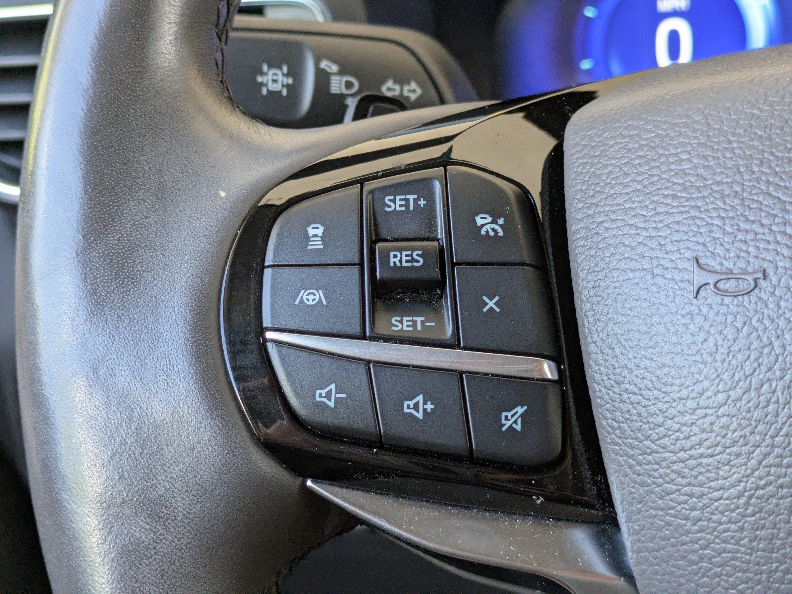 Certified 2021 Ford Explorer Platinum w/ Equipment Group 601A AWD/4WD image 29