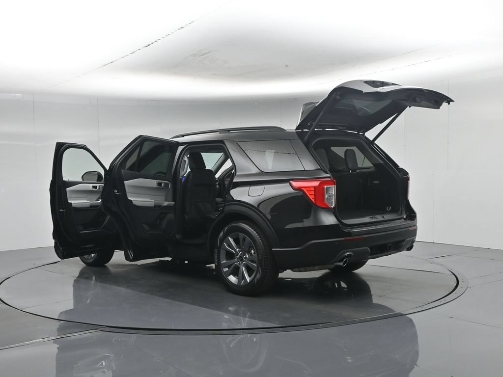 Certified 2023 Ford Explorer XLT w/ Equipment Group 202A RWD image 37
