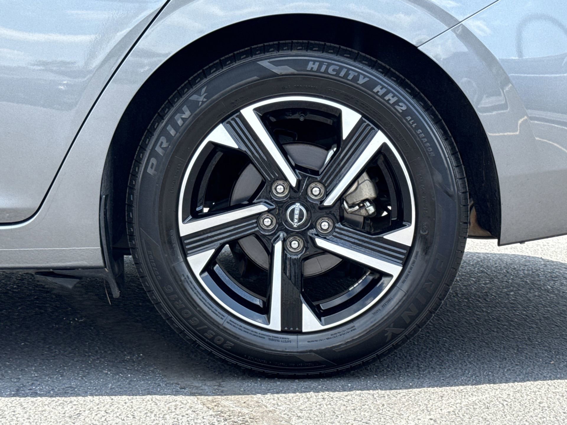 Used 2025 Nissan Sentra SV FWD image 30