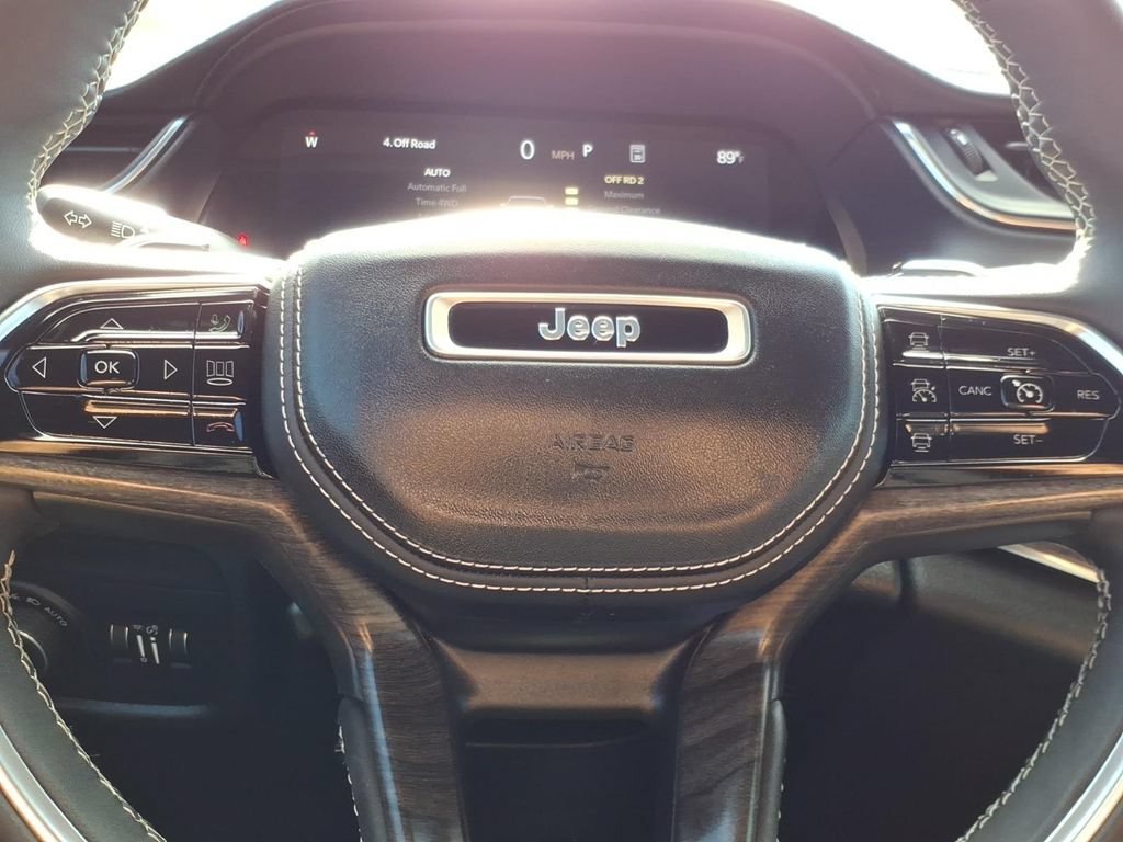 Used 2023 Jeep Grand Cherokee L Overland AWD/4WD image 28