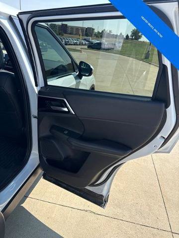 Used 2024 Mitsubishi Outlander SE AWD/4WD image 5