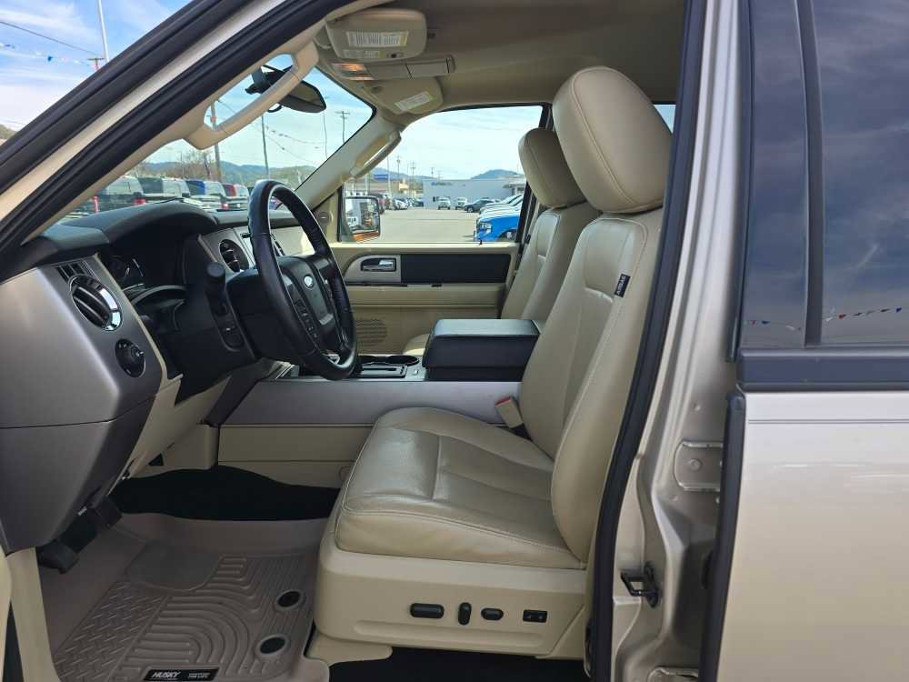 Certified 2017 Ford Expedition EL XLT w/ Equipment Group 202A image 9