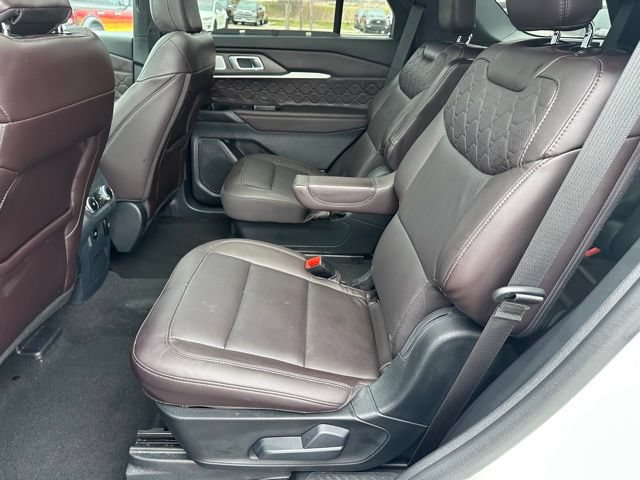 Certified 2025 Ford Explorer Platinum w/ Ultimate Package AWD/4WD image 16